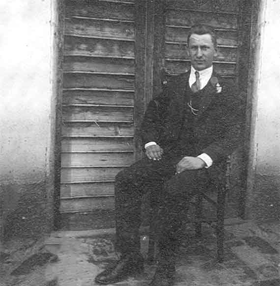 1900